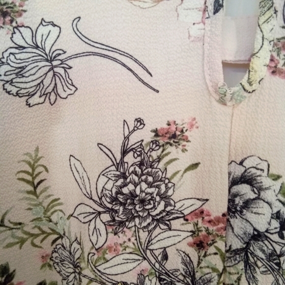 Urban Romantics Ruffled 3/4 Sleeve Blouse with PeekaBoo Opening at Front - Picture 7 of 14